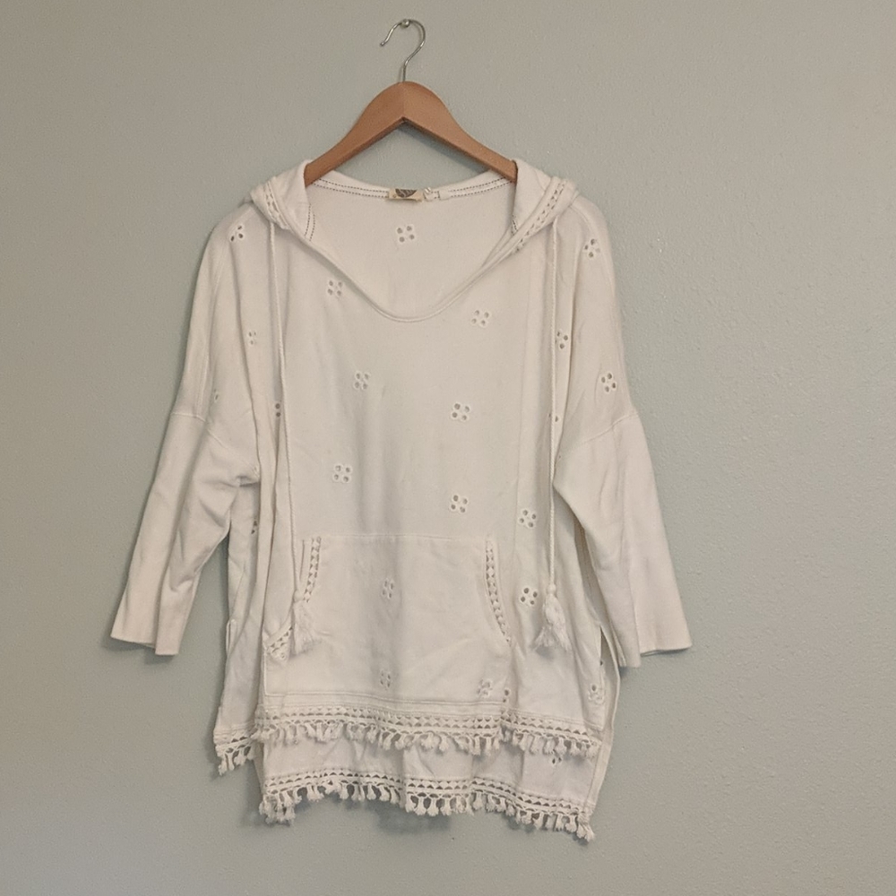 Eyelet hooded pullover